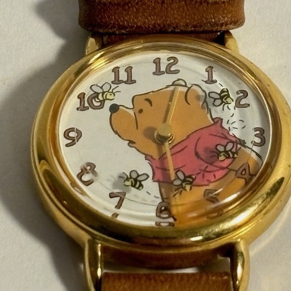 Disney Winnie the Pooh Women's Watch - Picture 4 of 5
